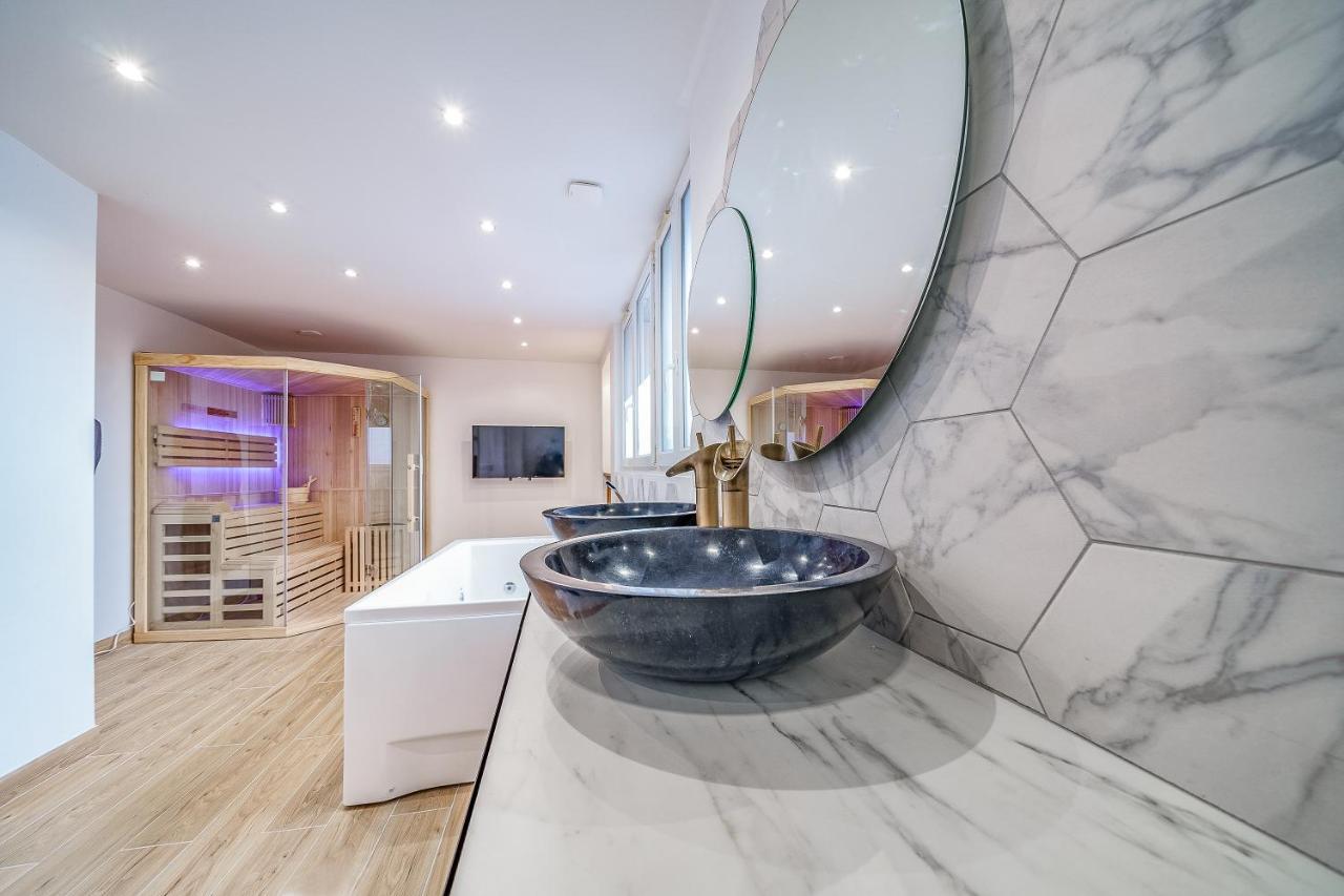 L'Evasion - Sauna Jacuzzi Cinema Tours Buitenkant foto